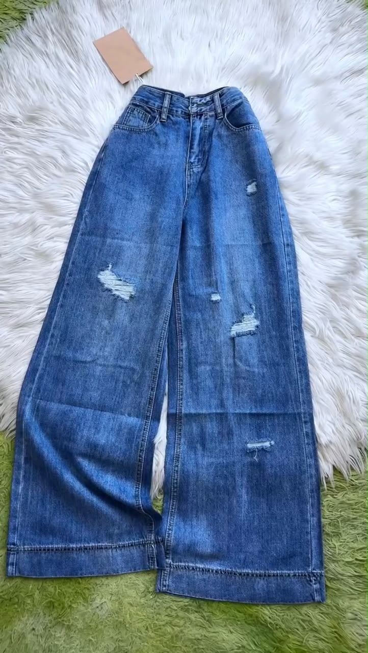 Women's Cartoon Graphic T-Shirt & Denim Culotte Set