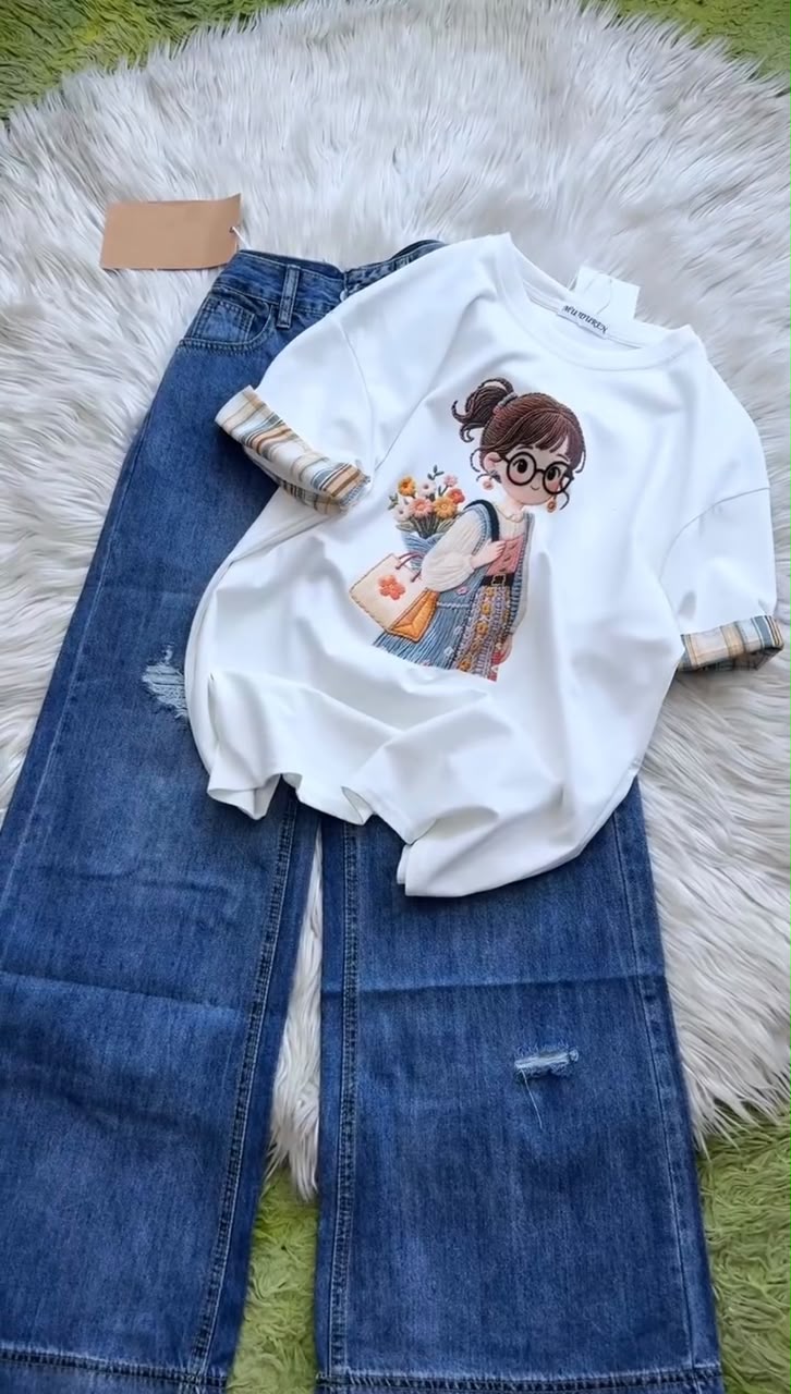 Women's Cartoon Graphic T-Shirt & Denim Culotte Set